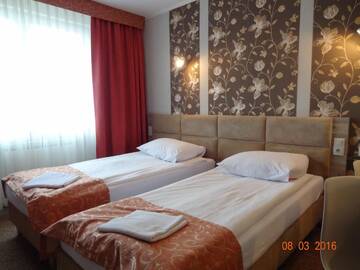 Фото номера Двухместный номер с 1 кроватью Отель Hotel Restauracja Cukropol г. Гостынь 4