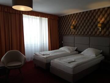 Фото номера Двухместный номер Делюкс с 1 кроватью и душем Отель Hotel Restauracja Cukropol г. Гостынь 6